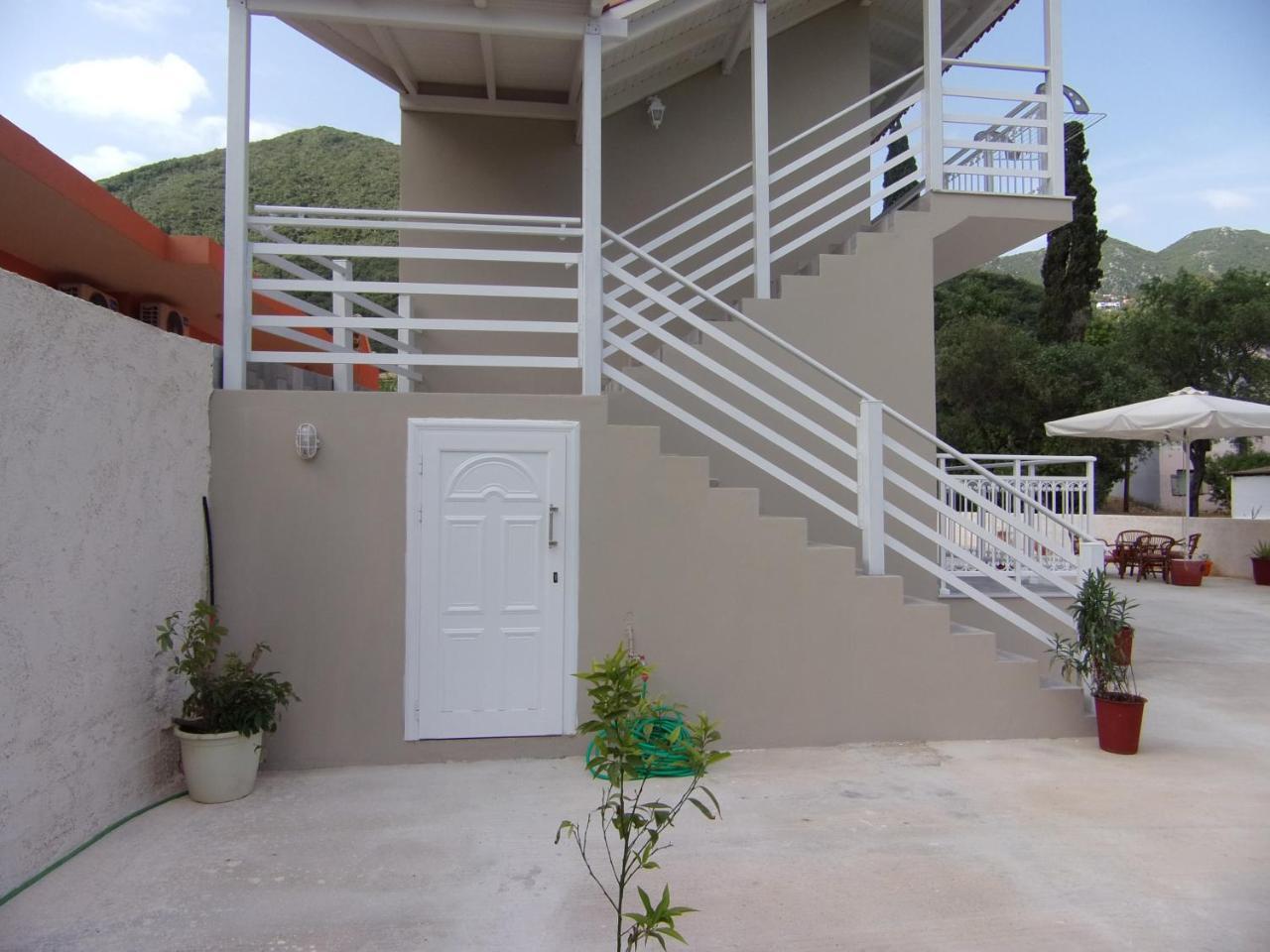 George Studios 1 Ipsos Bagian luar foto
